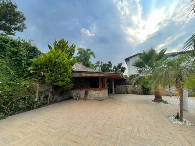 5 + 1 Enormous Villa for Sale in Kyrenia Çatalköy ** 