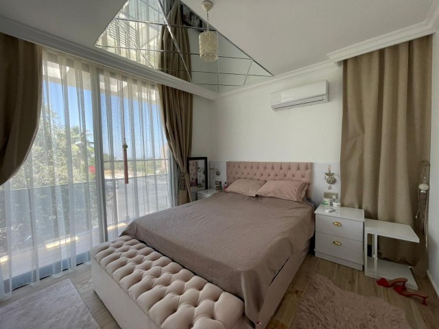 Girne Ozanköy de Denize Yürüme Mesafesinde Satılık 2+1 Full Eşyalı Villa 