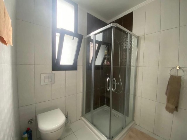 Girne Ozanköy de Denize Yürüme Mesafesinde Satılık 2+1 Full Eşyalı Villa 