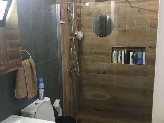 Girne Alsancak da Ortak Havuzlu Site İçerisinde Satılık 2+1 Full Eşyalı Daire 