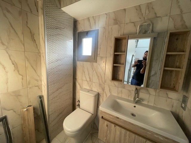 Girne Karaoğlanoğlunda Teraslı Ebeveyn Banyolu,Deniz Manzaralı Satılık 3+1 Triplex Müstakil Ev