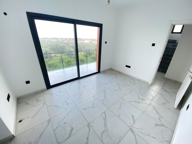 Opportunity 4+1 Villa for Sale in Girne Karşıyaka, on a 700 m2 Plot, with Sea View and En-suite Bathroom