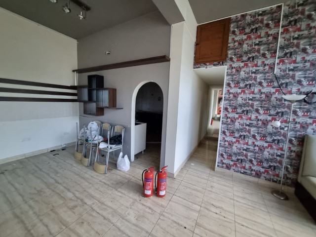 Girne Merkez de Kiralık 140 m2 Büyüklüğünde Dükkan