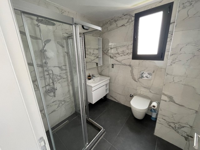 Полностью меблированная вилла Fırsat 4+1 с частным бассейном, 2 комнаты с отдельной ванной комнатой в Кирении Карми