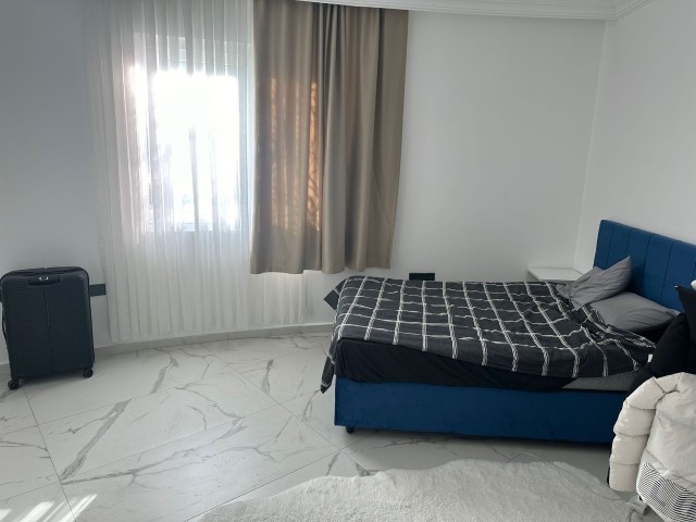 1+1 Opportunity Flat for Sale with High Rental Return in Girne Karaoğlanoğlu, with Security, Common Pool and Gym in the Site