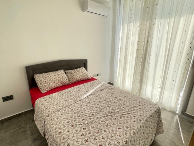 Girne Alsancakta Merit Otellerine Yakın,havuzlu butik sitede full eşyalı 1+1 kiralık daire