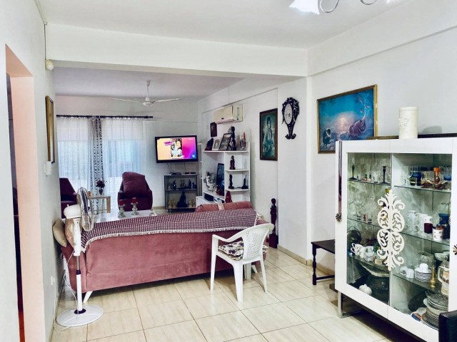 Villa For Sale in Küçük Kaymaklı, Nicosia