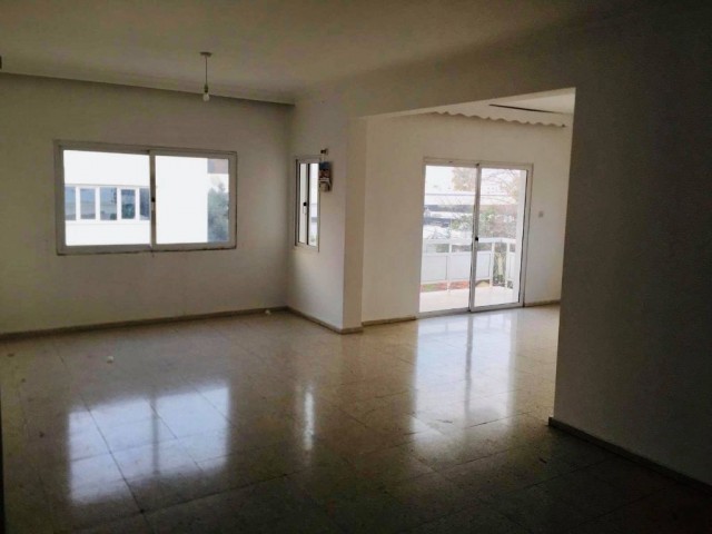 Flat To Rent in Küçük Kaymaklı, Nicosia