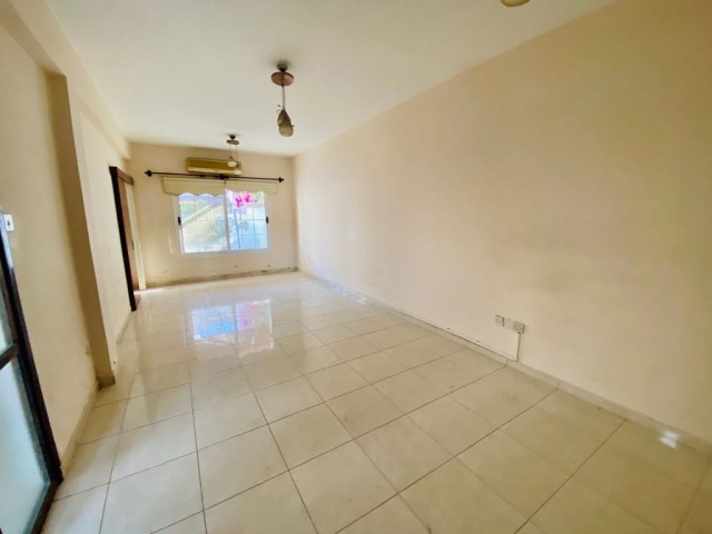 Detached House To Rent in Taşkınköy, Nicosia