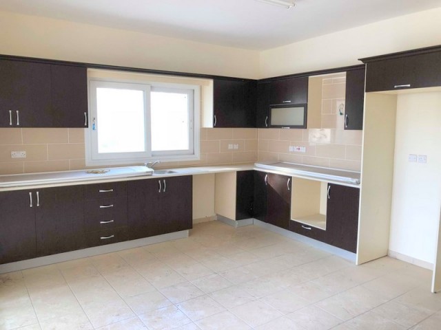 Flat For Sale in Küçük Kaymaklı, Nicosia