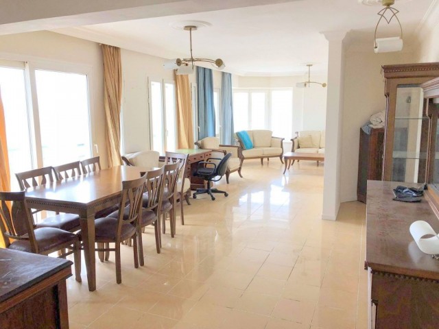 Penthouse For Sale in Köşklüçiftlik, Nicosia