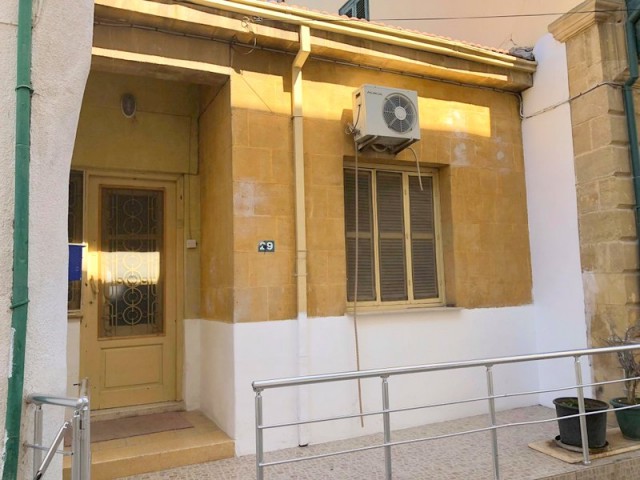 Detached House For Sale in Lefkoşa Surlariçi, Nicosia