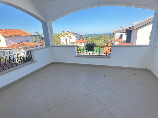 Girne Edremit’te satılık 4+2 havuzlu villa 