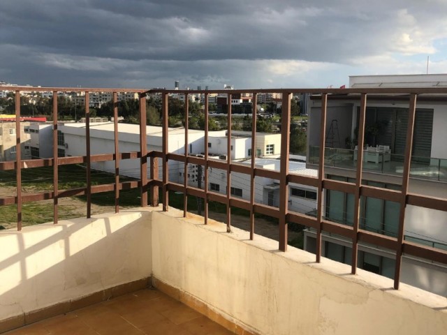 4+1 flat for sale in Nicosia Nalbantoğlu