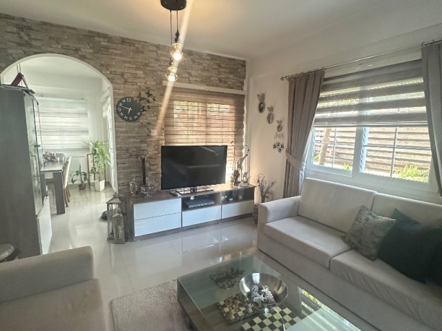 Girne boğazda lüks 3+2 ikiz villa 