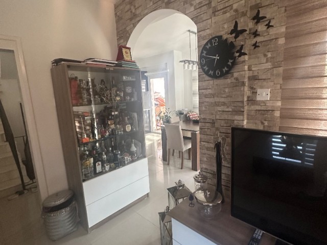 Girne boğazda lüks 3+2 ikiz villa 