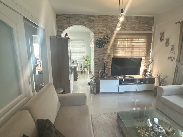 Girne boğazda lüks 3+2 ikiz villa 