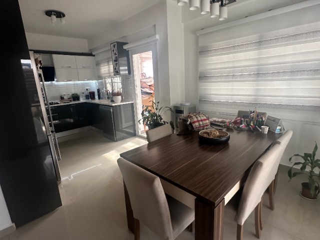 Girne boğazda lüks 3+2 ikiz villa 