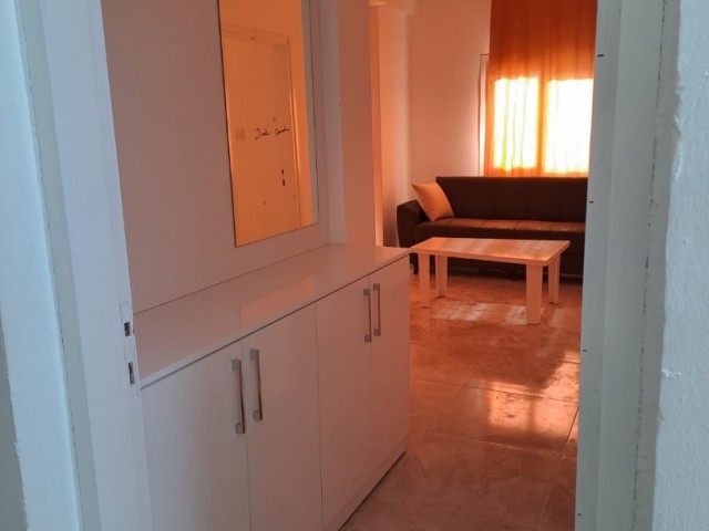 Newly furnished luxury 2+1 flat in the center of Gönyeli