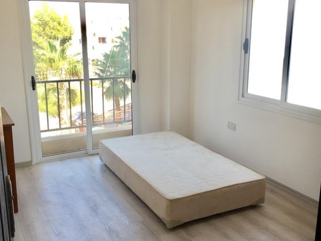 2+1 WOHNUNG ZUM VERKAUF IM STADTZENTRUM VON FAMAGUSTA ** 