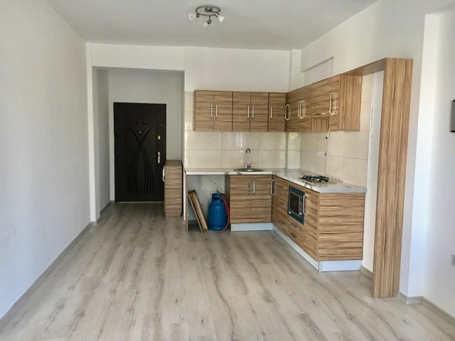 2+1 WOHNUNG ZUM VERKAUF IM STADTZENTRUM VON FAMAGUSTA ** 