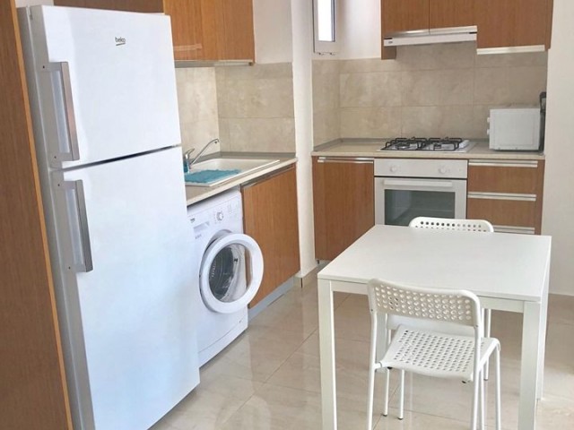 2+1 VOLL MÖBLIERTE NEUE LUXUS-WOHNUNG ZUM VERKAUF IM ZENTRUM VON FAMAGUSTA ** 