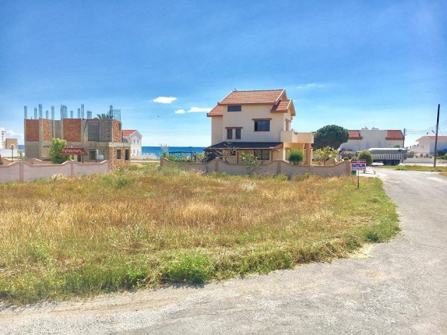 GRUNDSTÜCK ZUM VERKAUF IN GEHWEITE ZUM MEER AM PIER BOSPORUS ** 