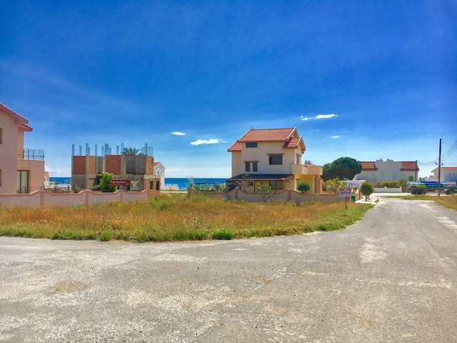 GRUNDSTÜCK ZUM VERKAUF IN GEHWEITE ZUM MEER AM PIER BOSPORUS ** 