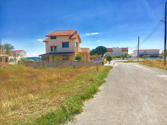 GRUNDSTÜCK ZUM VERKAUF IN GEHWEITE ZUM MEER AM PIER BOSPORUS ** 