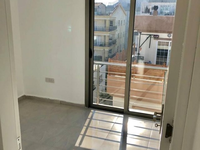 MAĞUSA MERKEZDE SATILIK 2+1 SIFIR LÜKS DAİRE  