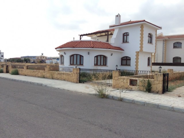 3+1 Zero luxury villa for sale in Iskele Gardens ** 