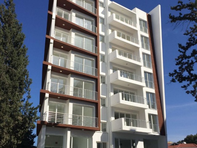 MAĞUSA ŞEHİR MERKEZİNDE SATILIK 2+1 DAİRE 