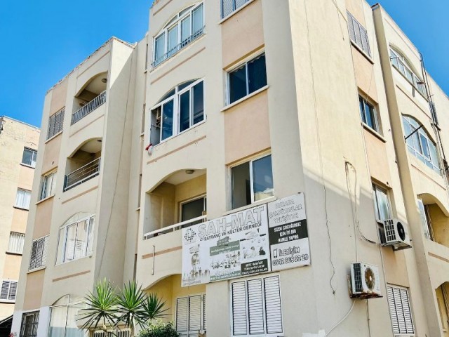 3+1 WOHNUNG ZUM VERKAUF IM STADTZENTRUM VON FAMAGUSTA ** 