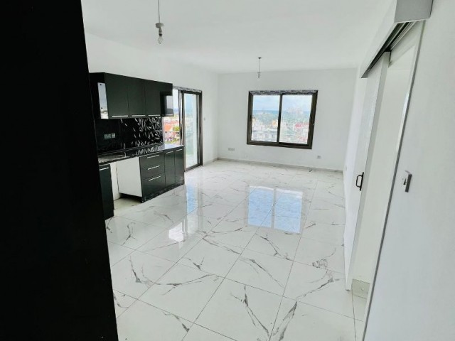 2+1 BRANDNEUE LUXUS-PENTHOUSE ZUM VERKAUF IN YENIBOĞAZİÇI MIT HERRLICHEM MEERBLICK 