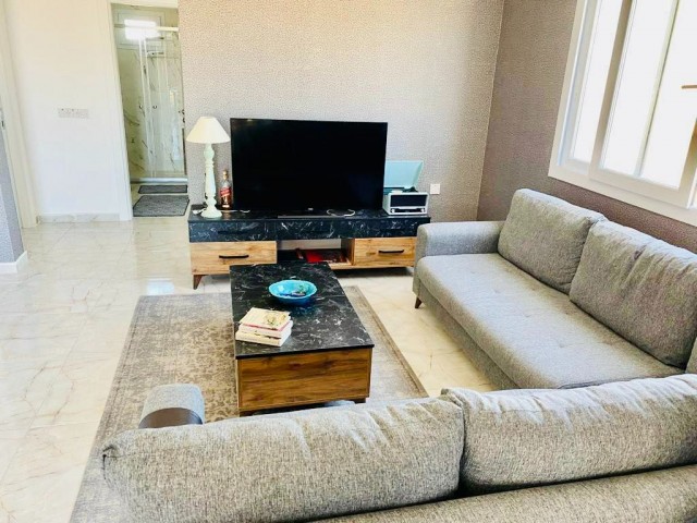 2+1 FULLY FURNISHED FLAT FOR SALE IN LONG BEACH WALKING DISTANCE TO THE SEA