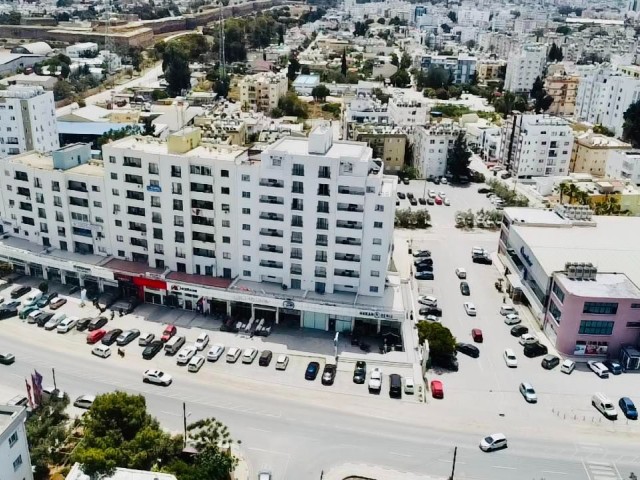 TÜRKISCHES STABY-GESCHÄFT ZUM VERKAUF IN DER GESCHÄFTSSTRASSE VON MAGUSA