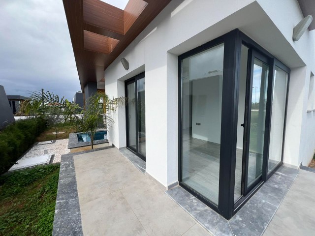 3+1 SINGLE FLOOR NEW LUXURY VILLA WITH POOL FOR SALE IN YENİBOĞAZİÇİ