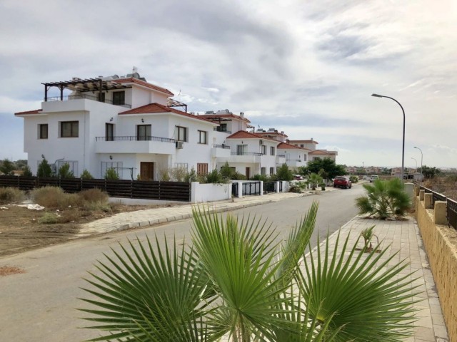 3+1 TRIPLEX TWIN VILLA WITH GARDEN FOR SALE IN İSKELE BAHÇELER