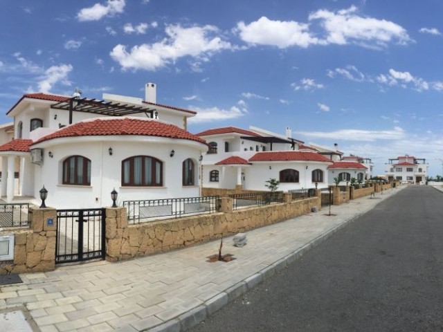 3+1 DUPLEX VILLA WITH LARGE GARDEN FOR SALE IN İSKELE BAHÇELER