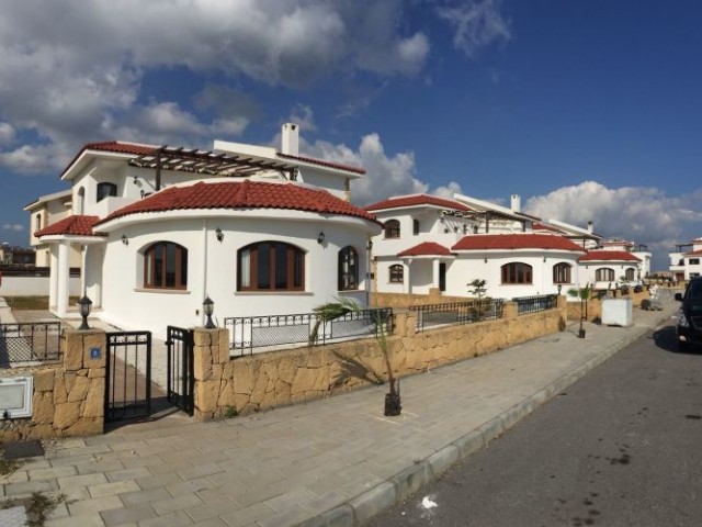 3+1 DUPLEX VILLA WITH LARGE GARDEN FOR SALE IN İSKELE BAHÇELER