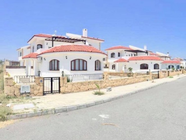 3+1 DUPLEX VILLA WITH LARGE GARDEN FOR SALE IN İSKELE BAHÇELER