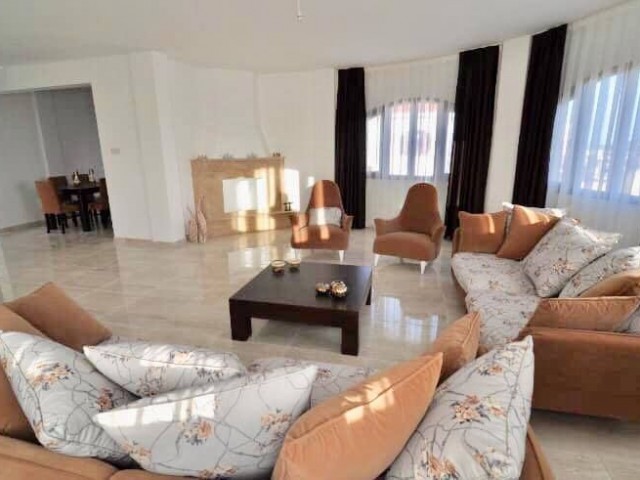 3+1 DUPLEX VILLA WITH LARGE GARDEN FOR SALE IN İSKELE BAHÇELER