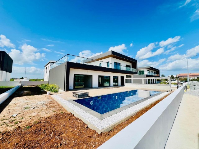 NEUE LUXUSVILLA 3+1 MIT POOL ZUM VERKAUF IN YENİBOĞAZİÇİ