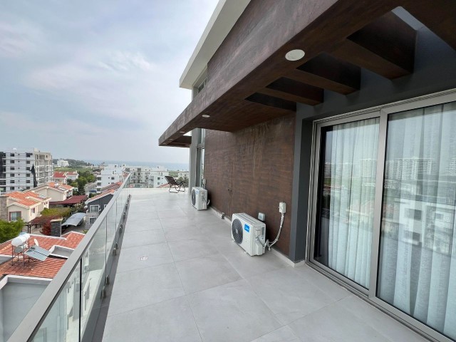 2+1 LUXUS-PENTHOUSE ZU VERKAUFEN MIT ERSTAUNLICHEM MEERBLICK IN İSKELE LONG BEACH