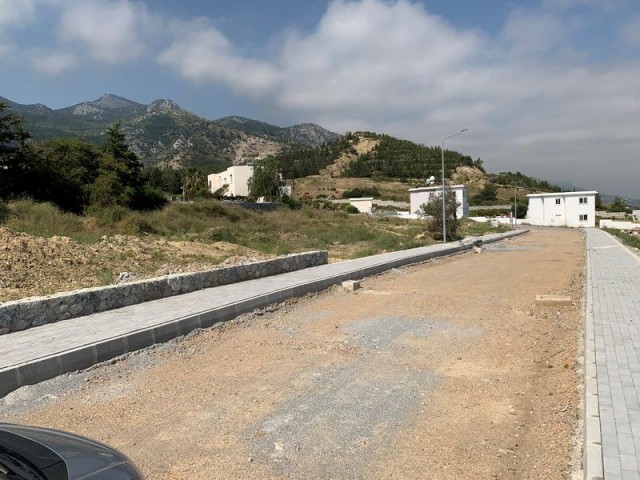 Herrliche Grundstücke mit Blick auf die Berge und das Meer in chatalköy ** 