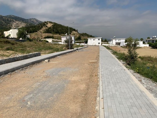 Herrliche Grundstücke mit Blick auf die Berge und das Meer in chatalköy ** 