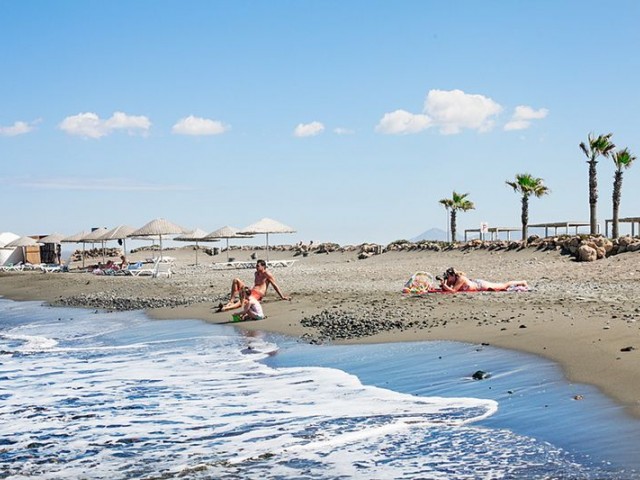 1 & 2 Schlafzimmer + preisgekrönte Struktur + Strand + Zahlungsplan Studios und Wohnungen zum Verkauf in Gaziveren Türkische Kokanli zahlen Sie zuerst 5.000 und zahlen Sie mit einer Laufzeit von 3 Jahren ohne Zinsen!! Oder 10 Jahre Kredit… ** 