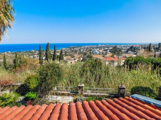 4 bedroom resale property + central heating + large plot size + panoramic views. Turkish title deed. Title deed in the owner’s name VAT paid!