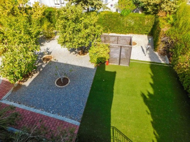 Villa zum Verkauf in Bellapais mit 4 Schlafzimmern + 10m Llogara 8M Pool + voll möbliert + Zentralheizung im Namen des Eigentümers. K.D.V Bezahlt ** 