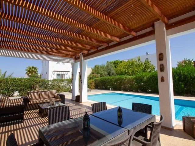 Stunning 'Not to be Missed' 4 Bedroom Villa with Private Pool Close to the Sea - GR199r